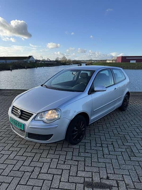 Gebruikt 2007 VW Polo Sedan | € 2.200 (Eerlijke prijs) - Afbeelding 1/4