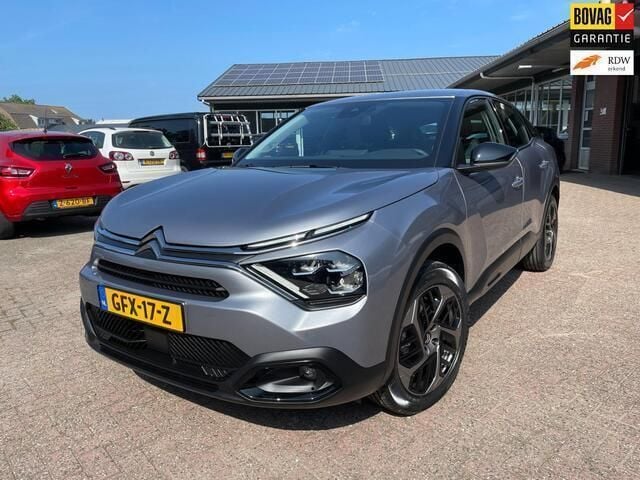 Grijs Gebruikt 2023 Citroën C4 Feel SUV | € 20.400 (Eerlijke prijs) - Afbeelding 1/4