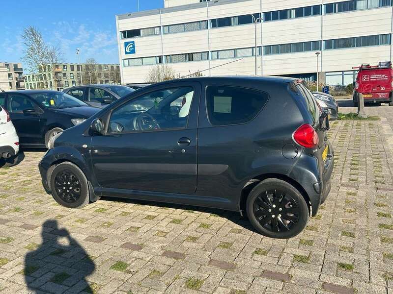 Grijs Gebruikt 2007 Toyota Aygo Hatchback | € 2.350 (Duur) - Afbeelding 1/4