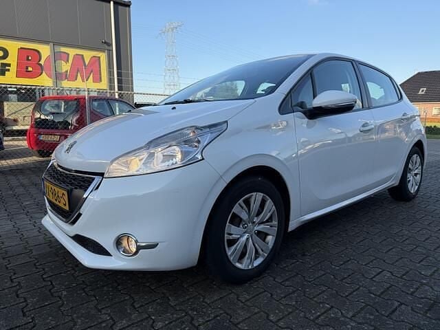 Wit Gebruikt 2013 Peugeot 208 Active Hatchback | € 1.499 (Goede deal) - Afbeelding 1/4