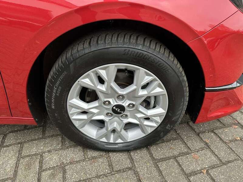 Occasion Kia Ceed 120 PK (88 kW) 2022 Rood Hatchback