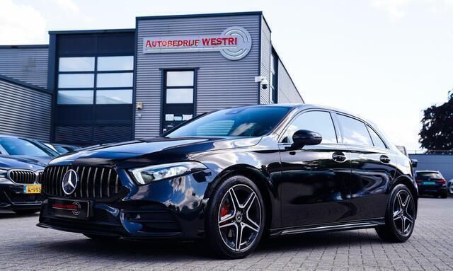 Zwart Gebruikt 2019 Mercedes A180 Business Hatchback | € 23.995 (Goede deal) - Afbeelding 1/4