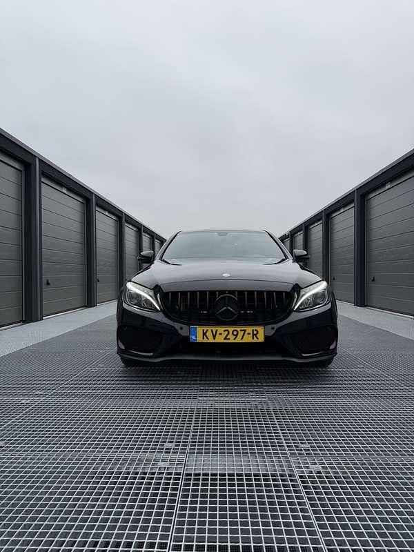 Occasion 2016 Mercedes C180 AMG line Sedan | € 18.799 (Eerlijke prijs) - Afbeelding 1/4