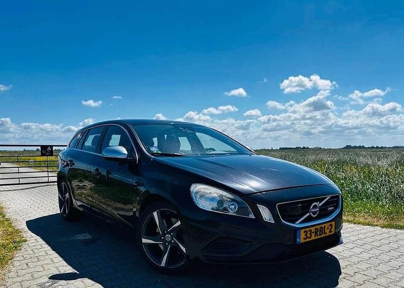 Zwart Gebruikt 2011 Volvo V60 R-Design Stationwagen | € 9.950 (Iets duurder) - Afbeelding 1/4