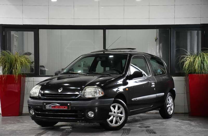 Zwart Gebruikt 1999 Renault Clio II Hatchback | € 1.299 (Duur) - Afbeelding 1/4