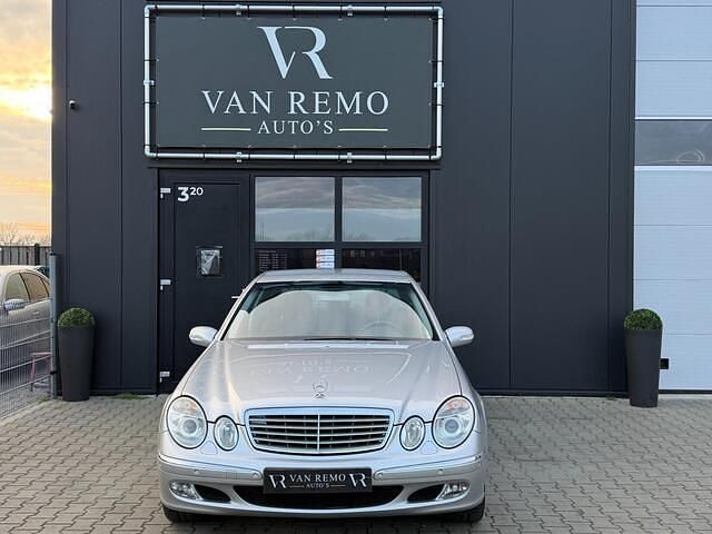Occasion Mercedes E240 Elegance 177 PK (130 kW) 2002 Grijs (metallic) Sedan