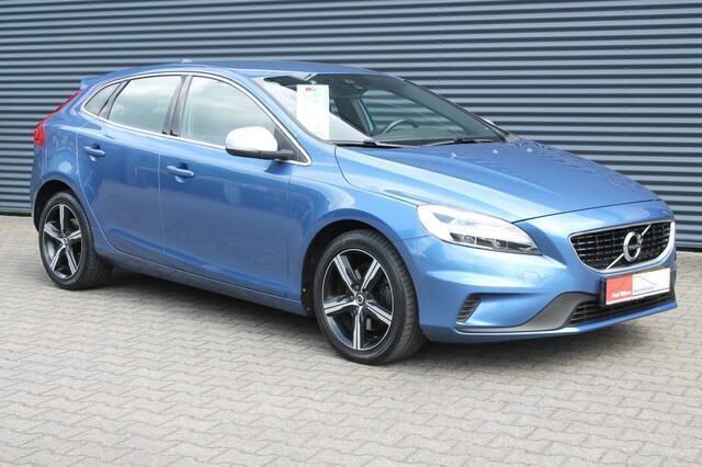 Blauw Gebruikt 2017 Volvo V40 Business Edition Stationwagen | € 14.950 (Eerlijke prijs) - Afbeelding 1/4