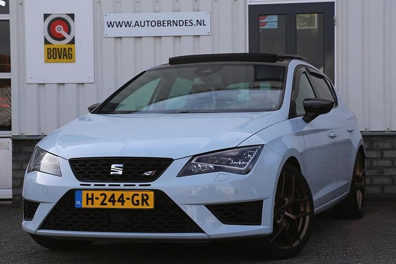 Wit Gebruikt 2015 Cupra Leon Hatchback | € 15.900 (Eerlijke prijs) - Afbeelding 1/4
