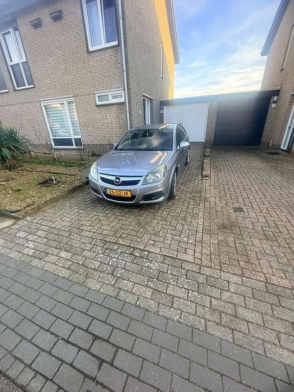Occasion Opel Vectra Executive 155 PK (114 kW) 2006 Grijs Hatchback
