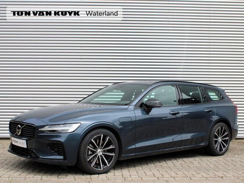 Blauw Gebruikt 2024 Volvo V60 Plus Stationwagen | € 46.950 (Iets duurder) - Afbeelding 1/4