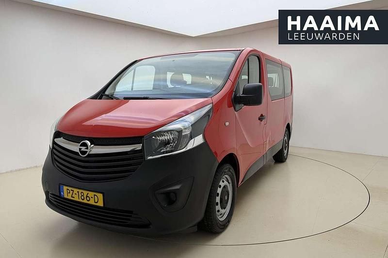 Rood Occasion 2017 Opel Vivaro MPV | € 19.950 - Afbeelding 1/4