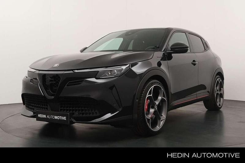 Zwart Nieuw 2025 Alfa Romeo Junior Veloce SUV | € 39.995 (Goede deal) - Afbeelding 1/4