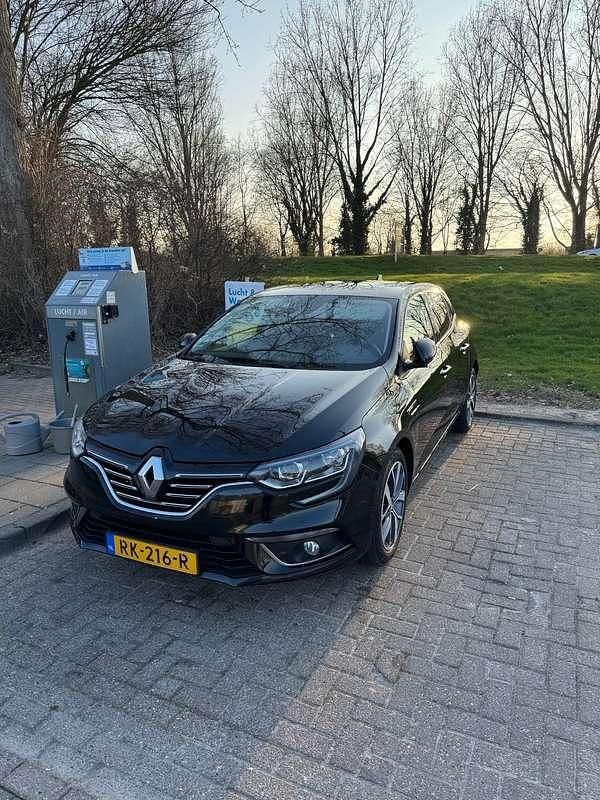 Zwart Gebruikt 2017 Renault Mégane IV Bose Edition Hatchback | € 8.400 (Eerlijke prijs) - Afbeelding 1/4