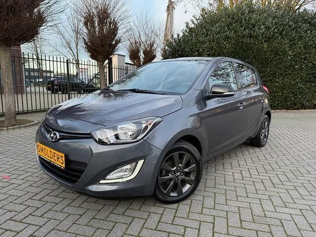 Grijs Occasion 2014 Hyundai i20 Hatchback | € 8.950 (Eerlijke prijs) - Afbeelding 1/4