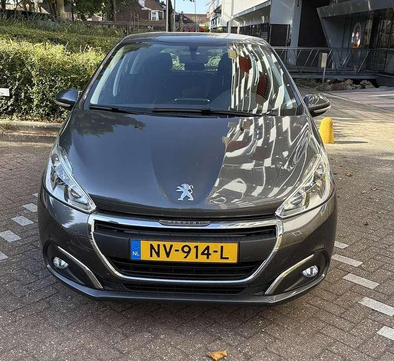 Grijs Gebruikt 2017 Peugeot 208 Hatchback | € 4.950 (Super prijs) - Afbeelding 1/4