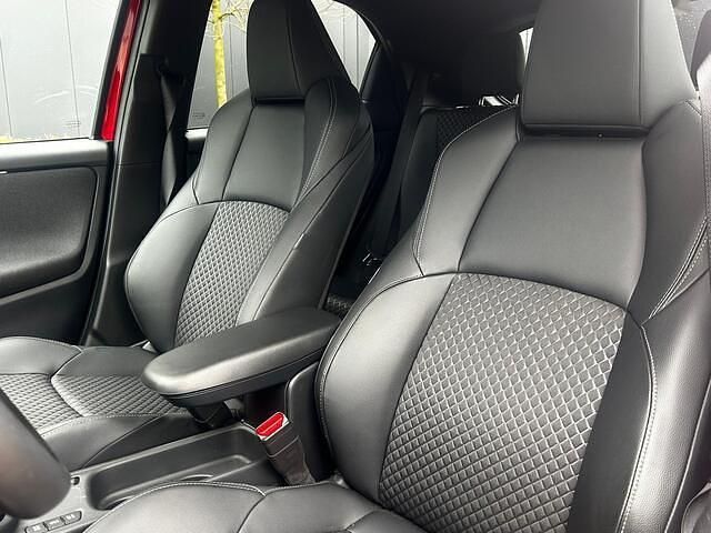 Occasion Toyota Yaris Sport 92 PK (67 kW) 2024 Rood Hatchback