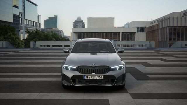 Nieuw BMW 330 Comfort Edition 184 PK (135 kW) 2025 Grijs Sedan