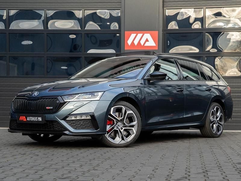 Grijs Occasion 2021 Skoda Octavia Business Line Stationwagen | € 31.450 (Duur) - Afbeelding 1/4