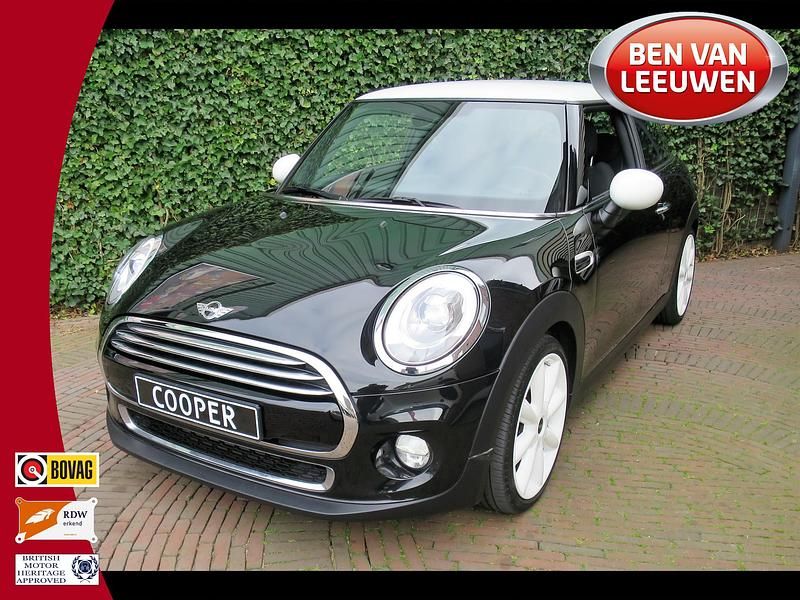 Zwart (metallic) Gebruikt 2014 Mini Cooper Chili Hatchback | € 12.500 (Goede deal) - Afbeelding 1/4