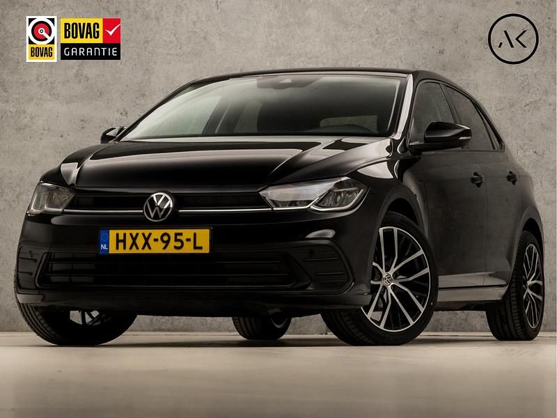 Zwart Gebruikt 2023 VW Polo Sportline Hatchback | € 22.445 (Goede deal) - Afbeelding 1/4