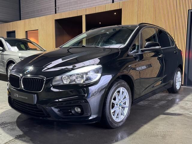 Zwart Gebruikt 2018 BMW 218 Executive Stationwagen | € 14.990 (Super prijs) - Afbeelding 1/4