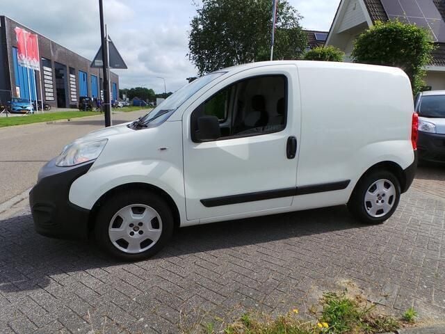Wit Gebruikt 2017 Fiat Fiorino MPV | € 6.950 (Eerlijke prijs) - Afbeelding 1/4
