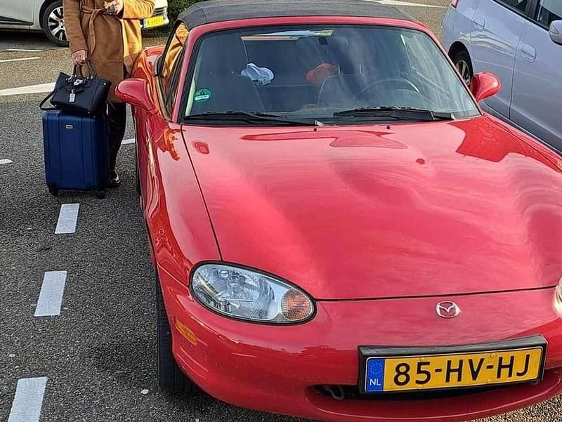 Rood Gebruikt 2002 Mazda MX5 Touring Cabriolet | € 12.000 (Iets duurder) - Afbeelding 1/4