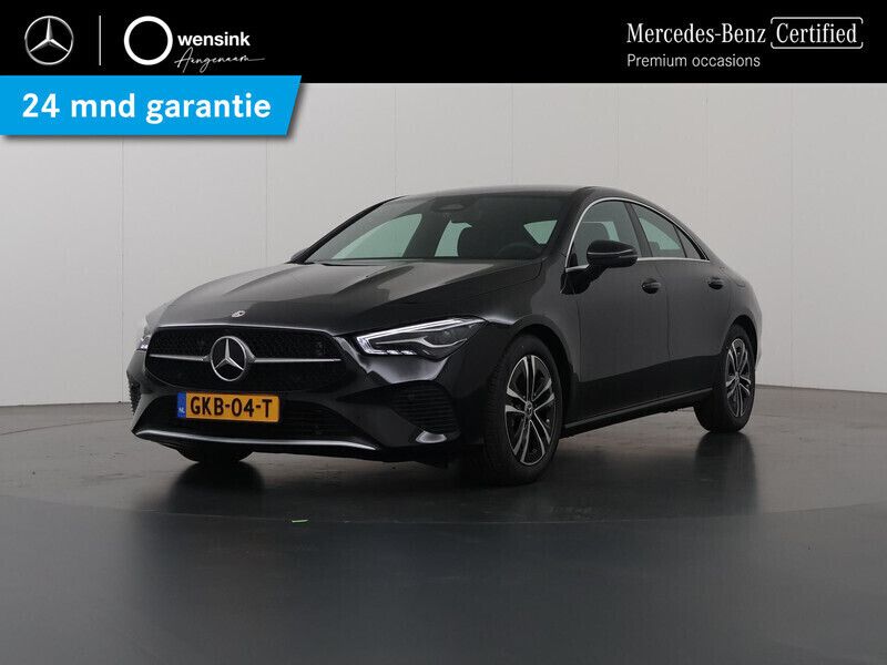 Zwart, metallic lak Gebruikt 2024 Mercedes CLA180 Edition Sedan | € 35.350 - Afbeelding 1/4