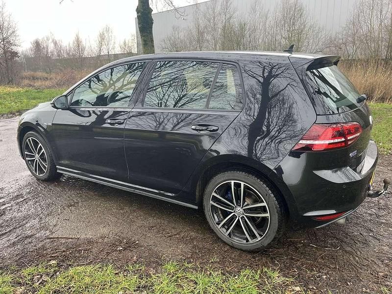 Occasion VW Golf VII GTE 150 PK (110 kW) 2015 Zwart Stationwagen