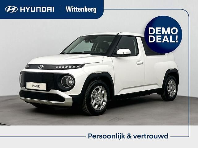 Wit Nieuw 2025 Hyundai Inster Hatchback | € 25.990 - Afbeelding 1/3
