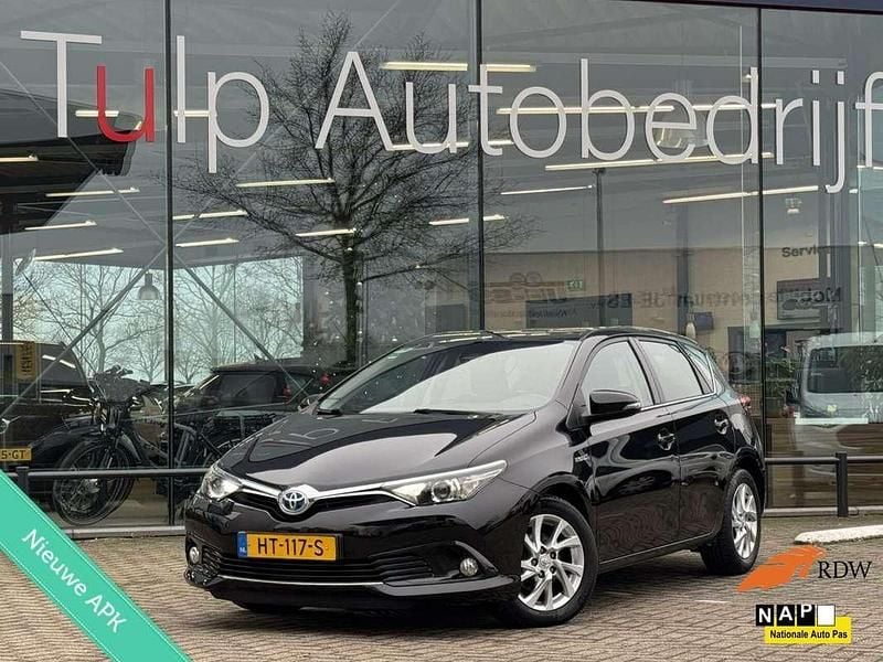 Zwart Gebruikt 2015 Toyota Auris Hybrid Hatchback | € 13.749 (Eerlijke prijs) - Afbeelding 1/4