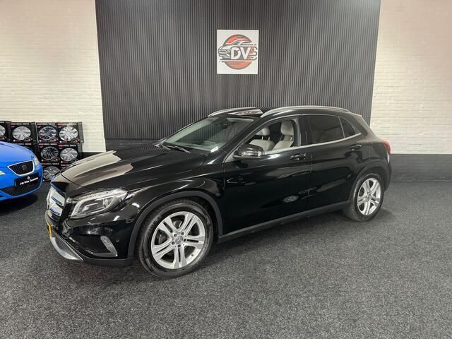Zwart Gebruikt 2015 Mercedes GLA200 Prestige SUV | € 15.945 (Eerlijke prijs) - Afbeelding 1/4