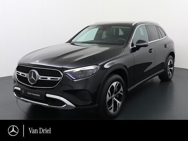 Zwart Gebruikt 2023 Mercedes GLC300 Luxury SUV | € 59.950 (Eerlijke prijs) - Afbeelding 1/4