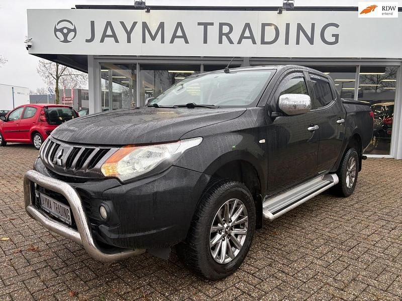 Zwart Gebruikt 2018 Mitsubishi L200 Invite Pickup | € 14.950 - Afbeelding 1/4