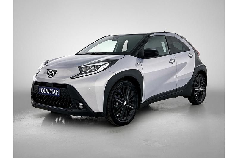Paars Nieuw 2025 Toyota Aygo Hatchback | € 26.730 - Afbeelding 1/1