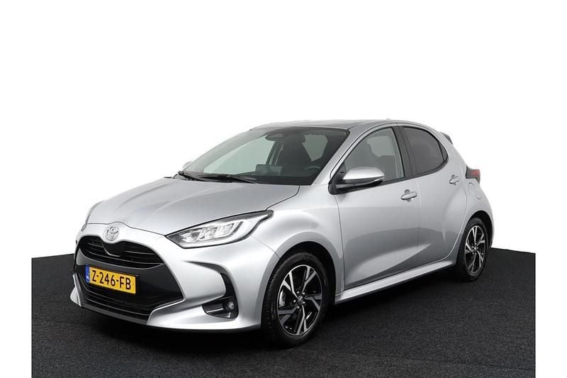 Grijs Gebruikt 2024 Toyota Yaris Hybrid Edition Hatchback | € 23.900 (Eerlijke prijs) - Afbeelding 1/1