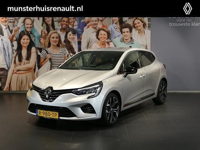 Gris platine d69 (licht grijs metallic) Gebruikt 2022 Renault Clio V Techno Hatchback | € 16.950 (Eerlijke prijs) - Afbeelding 1/4