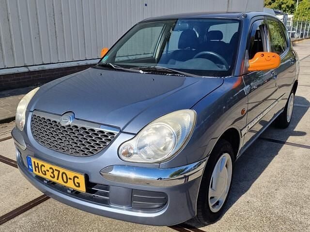 Grijs Gebruikt 2004 Daihatsu Sirion Hatchback | € 600 (Super prijs) - Afbeelding 1/4