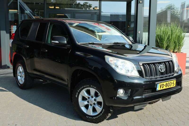 Zwart Gebruikt 2013 Toyota Land Cruiser SUV | € 31.454 (Iets duurder) - Afbeelding 1/4