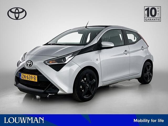 Grijs Gebruikt 2019 Toyota Aygo X-play Hatchback | € 12.245 (Iets duurder) - Afbeelding 1/3