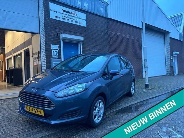 Grijs (metallic) Occasion 2015 Ford Fiesta Style Hatchback | € 3.749 (Goede deal) - Afbeelding 1/4