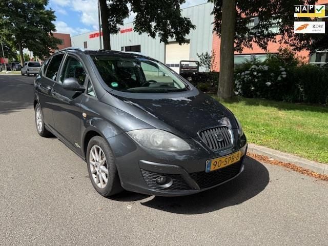 Grijs Gebruikt 2011 Seat Altea XL Copa MPV | € 2.450 (Goede deal) - Afbeelding 1/4
