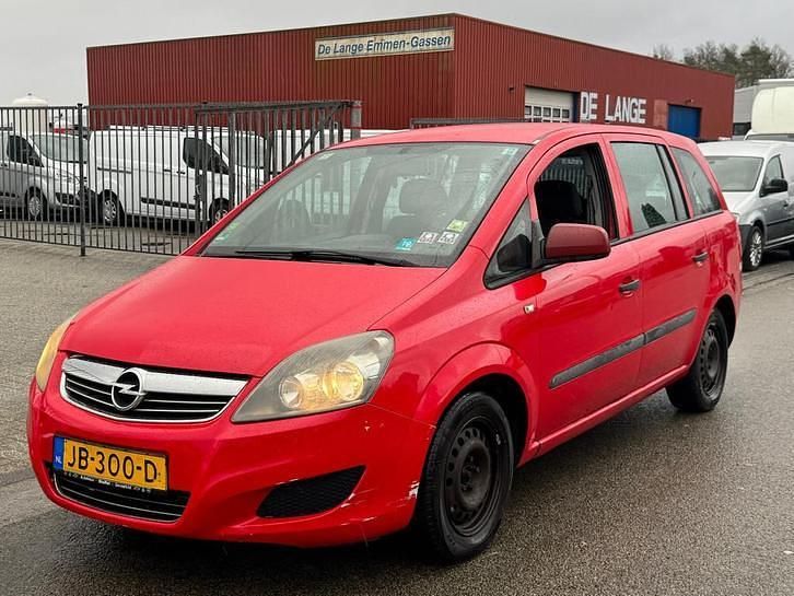 Occasion Opel Zafira Essentia 116 PK (85 kW) 2009 Rood MPV