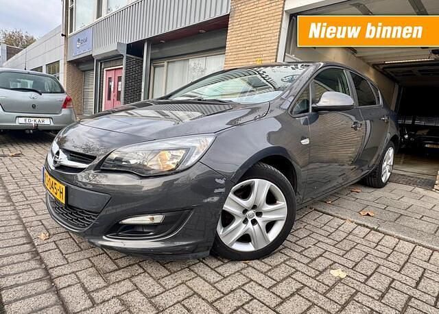 Grijs Gebruikt 2013 Opel Astra Cosmo Hatchback | € 7.495 (Goede deal) - Afbeelding 1/4