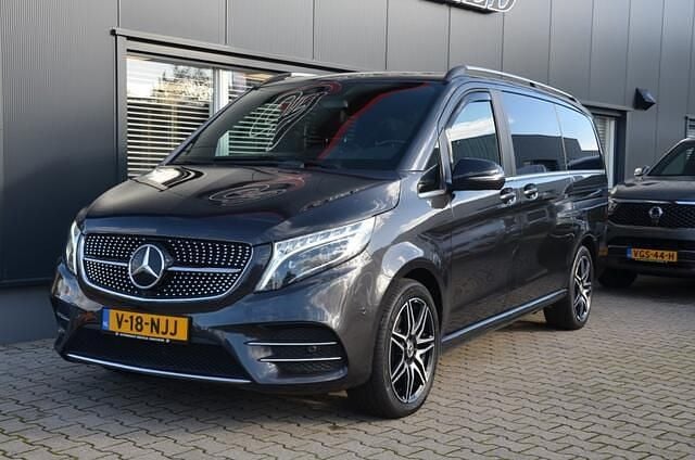 Grijs Gebruikt 2021 Mercedes V300 Avantgarde MPV | € 49.950 (Super prijs) - Afbeelding 1/4