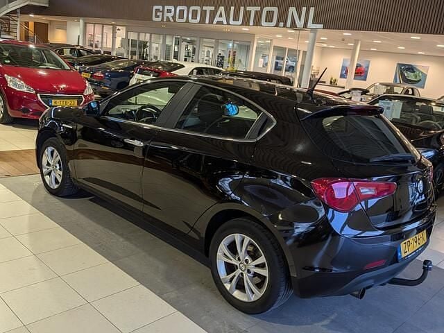 Occasion Alfa Romeo Giulietta Distinctive 120 PK (88 kW) 2012 Zwart Hatchback