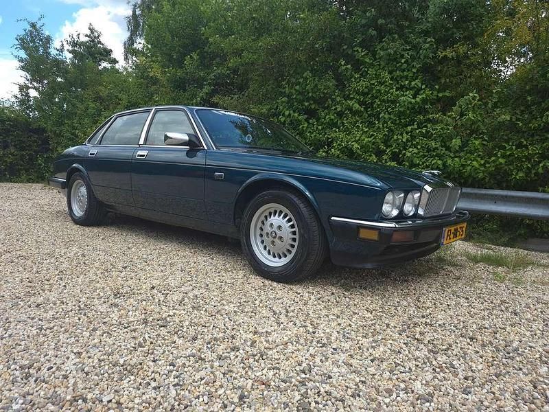 Blauw Gebruikt 1992 Jaguar XJ40 Sedan | € 8.000 - Afbeelding 1/4