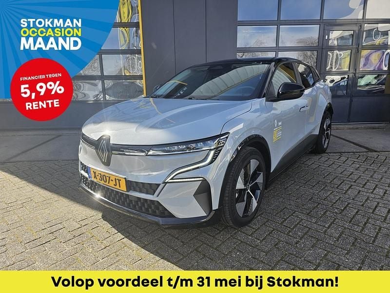 Gris rafale (grijs metallic) Gebruikt 2023 Renault Megane E-Tech Evolution Hatchback | € 34.900 (Duur) - Afbeelding 1/3