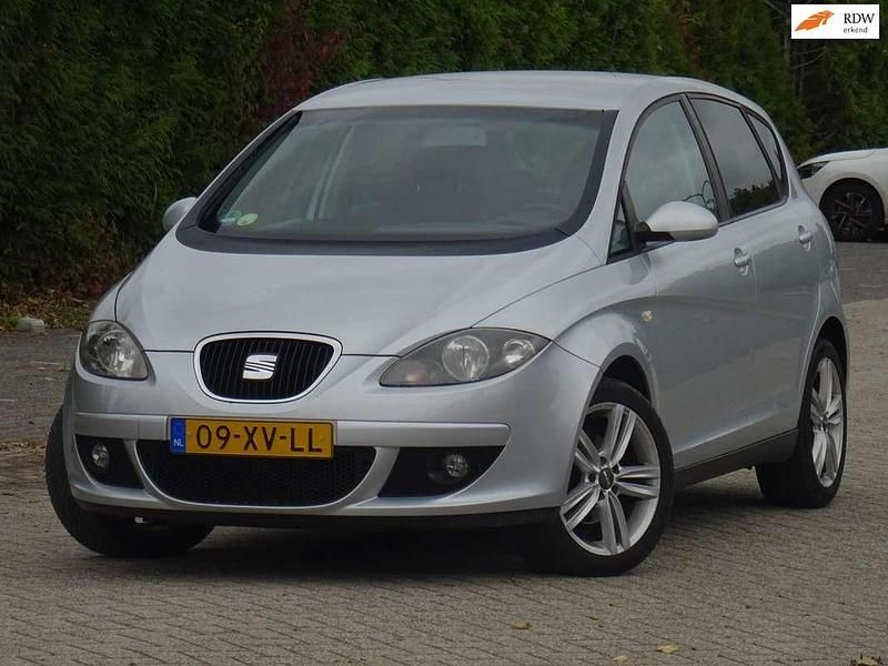 Grijs Gebruikt 2007 Seat Altea MPV | € 3.499 (Eerlijke prijs) - Afbeelding 1/4