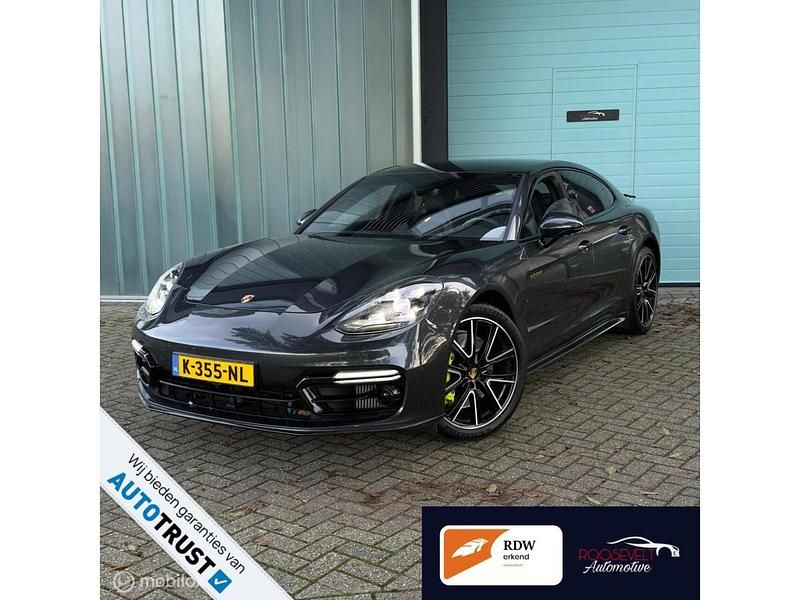 Grijs Occasion 2017 Porsche Panamera Chrono Hatchback | € 64.250 (Eerlijke prijs) - Afbeelding 1/4